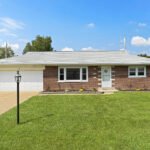6923 Richford Ln, Affton, MO 63123