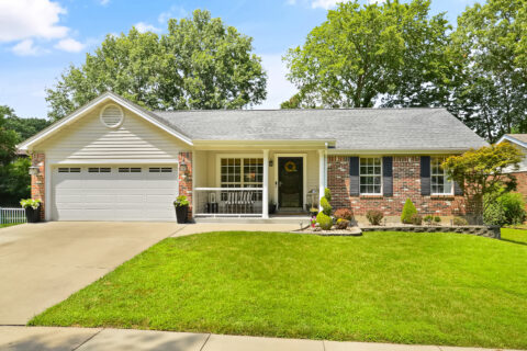 2737 Cree Ct. St. Louis, MO 63129